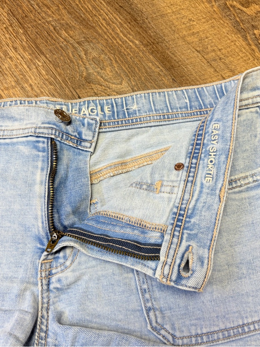 American Eagle Easy Shortie Denim Jean Shorts Womens 8 Elastic Back Waist - Picture 5 of 10